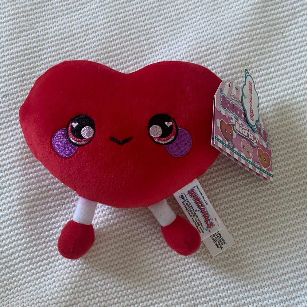 Squeezamals Heart plush